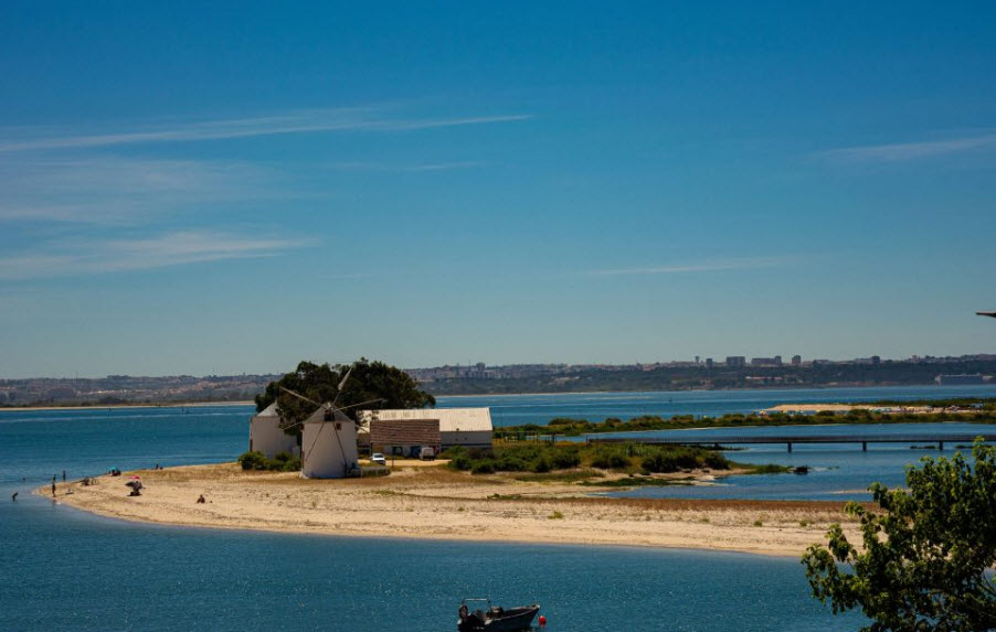 Praia Fluvial de Alburrica, Barreiro, Portugal, Portugal